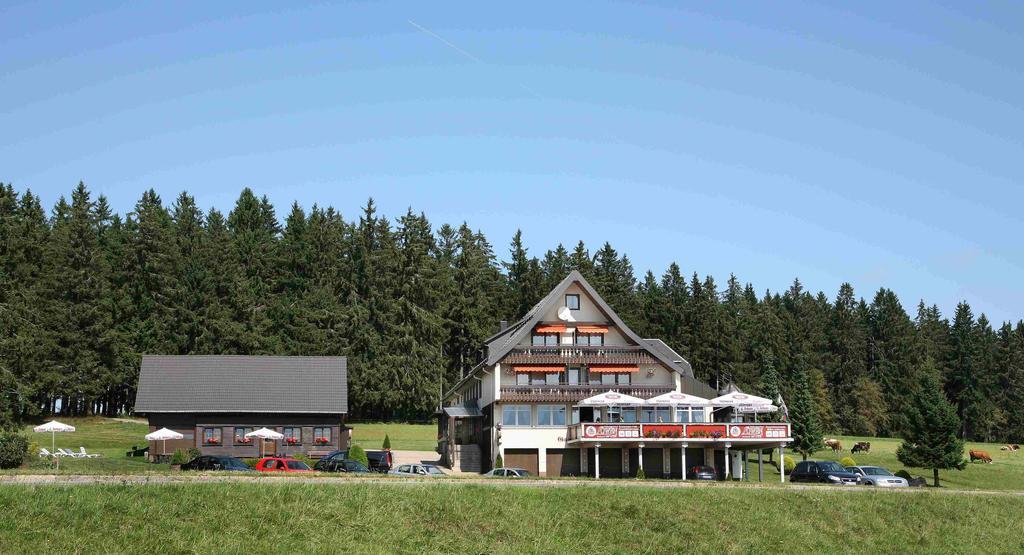 Hohengasthof Lowen - Escheck Schoenwald im Schwarzwald Exterior photo