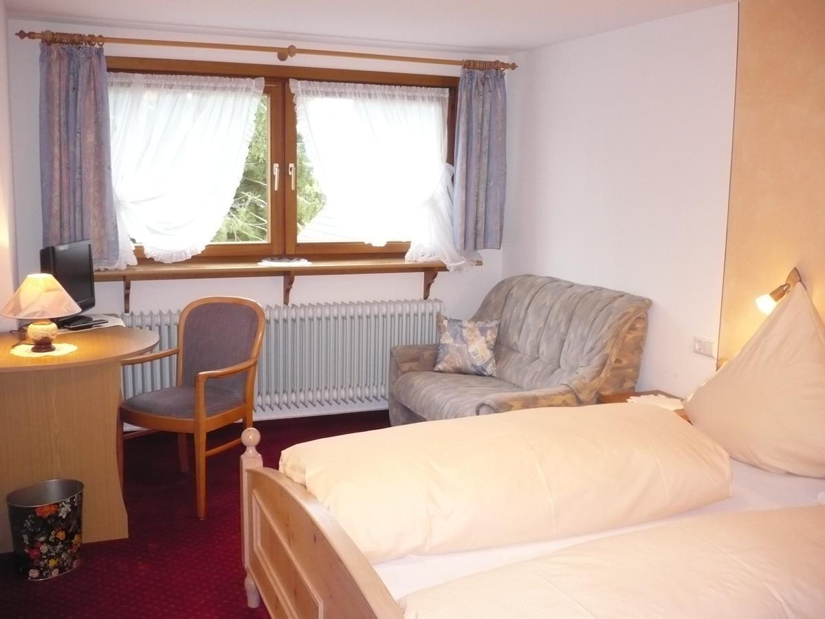 Hohengasthof Lowen - Escheck Schoenwald im Schwarzwald Room photo